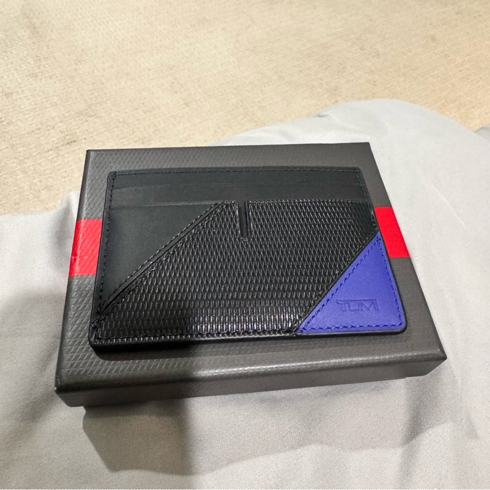 Tumi Card Case New - Picture 4 of 4